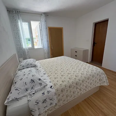 Lesic Zaklopatica Apartmán *